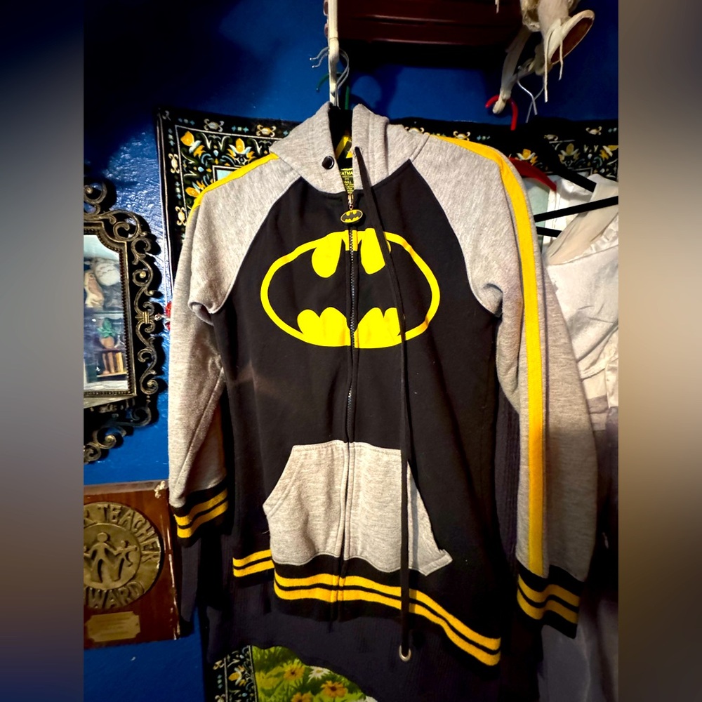Authentic RETRO Batman Grey Hoodie Sweatshirt, size small